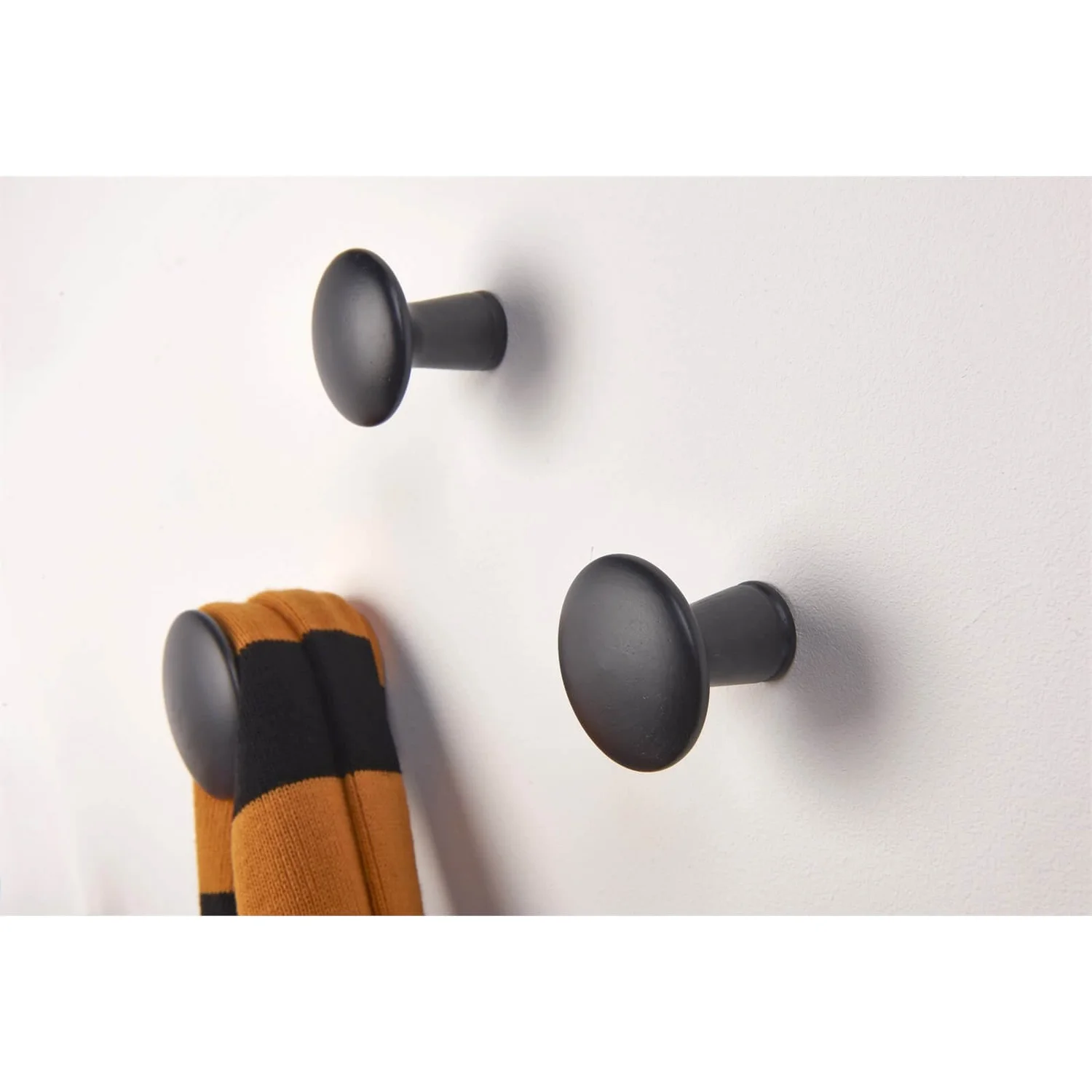 Wood Dots Hook Set - Black 5 Wood Dots Hook Set - Black - Image 3