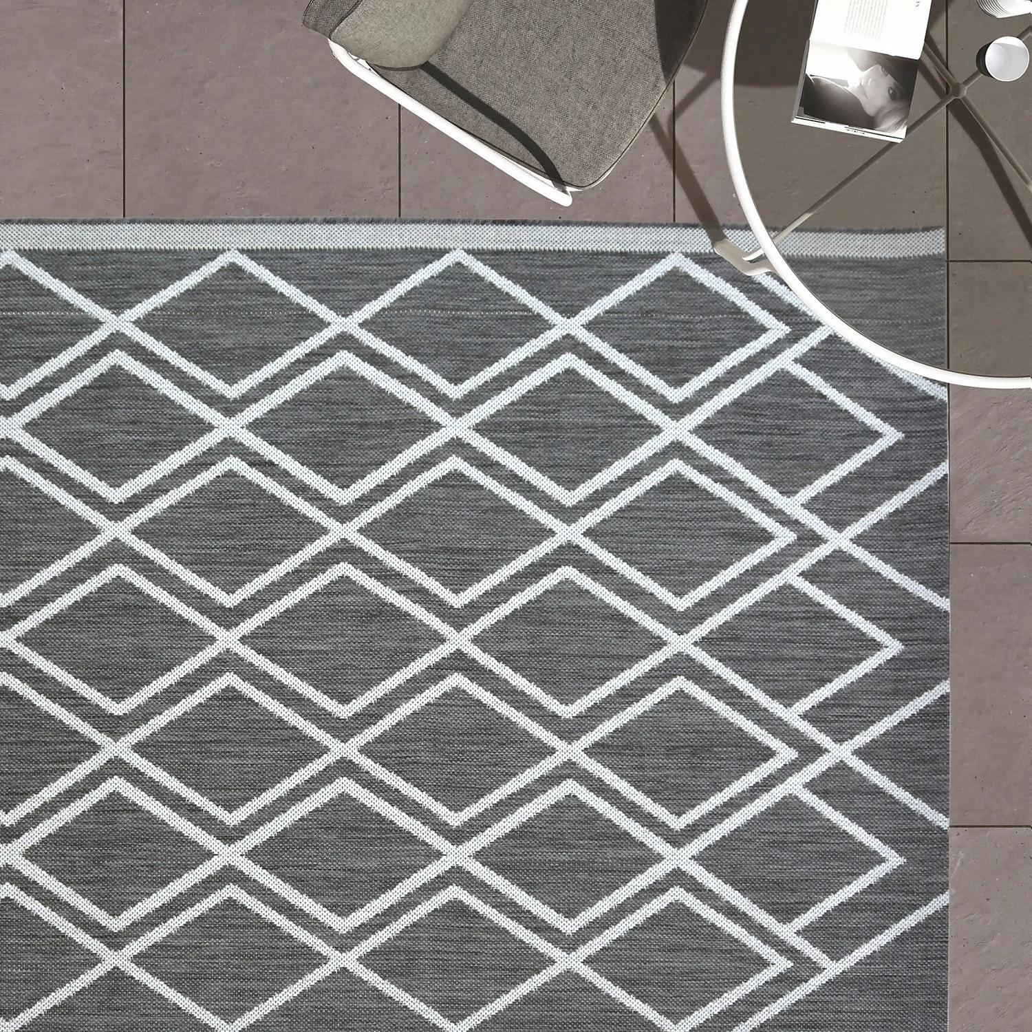 County Diamonds Indoor/Outdoor Rug - Silver - 120x170cm 4 County Diamonds Indoor/Outdoor Rug - Silver - 120x170cm - Image 2